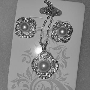 Faux pearl set
